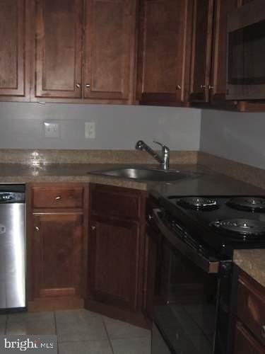 106-4 Timberlake Ter - Photo 3 of 22