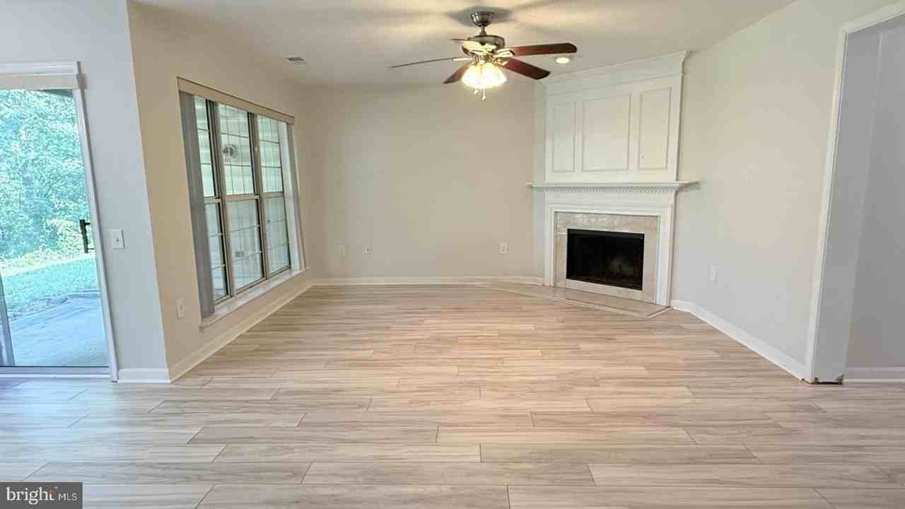 8128 Bayonet Way - Photo 5 of 24