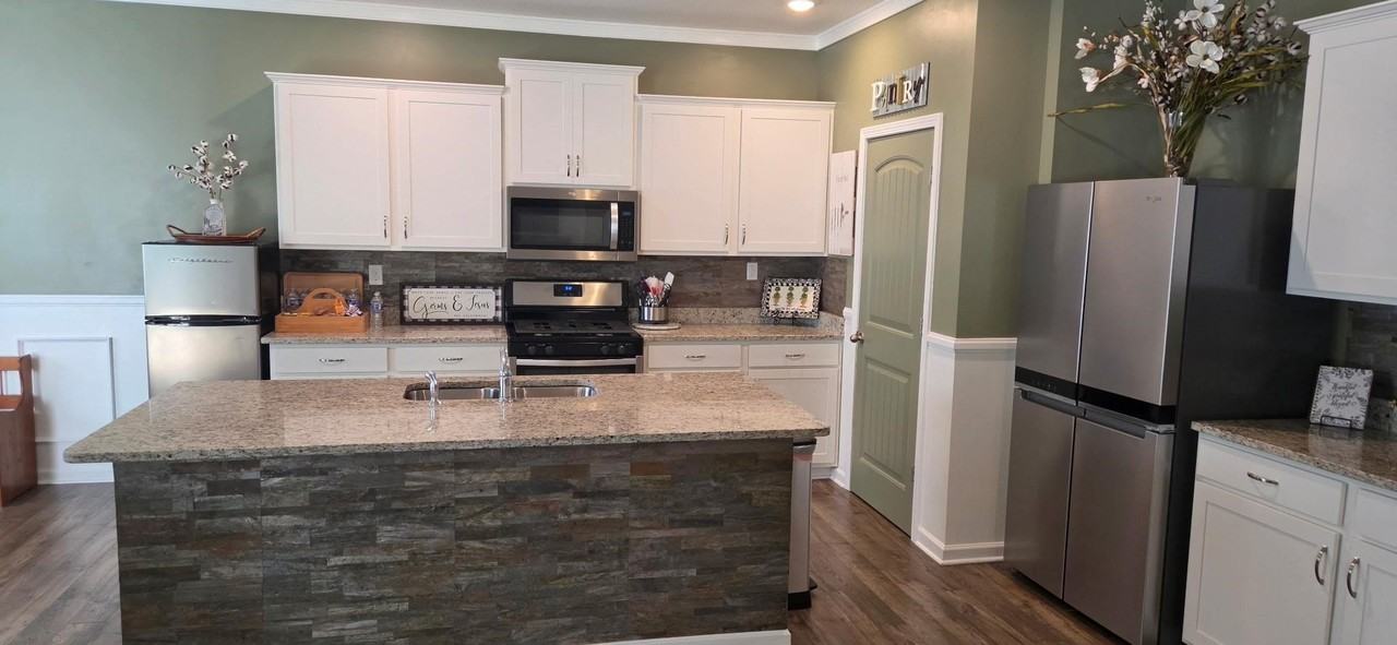 340 Driftwood Loop - Photo 3 of 22