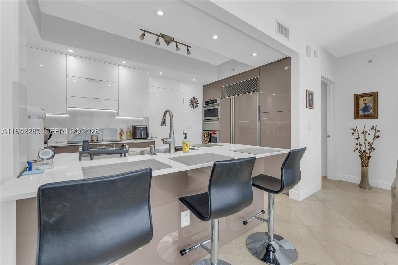 3101 S Ocean Dr #606 - Photo 6 of 34