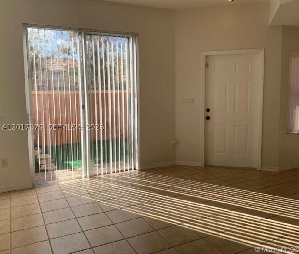 772 Sw 106th Ave #1910 - Photo 3 of 18