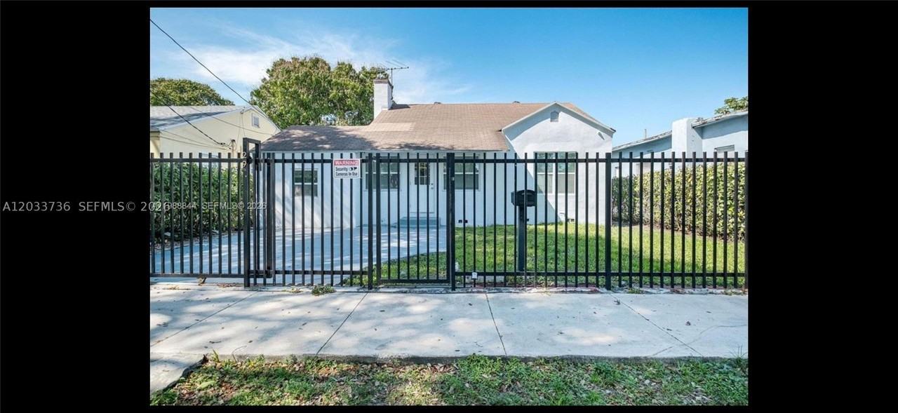 529 Nw 42nd St - Photo 7 of 35
