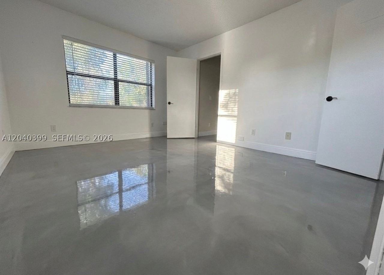 10325 Nw 11th St #101 - Photo 5 of 14