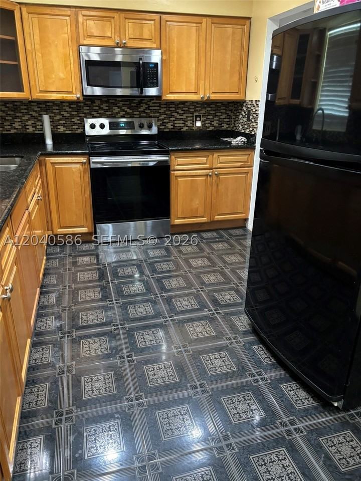 1905 Nw 57th St #0 - Photo 2 of 14