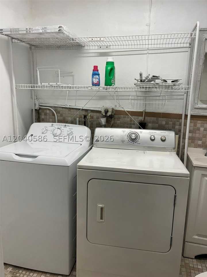 1905 Nw 57th St #0 - Photo 7 of 15