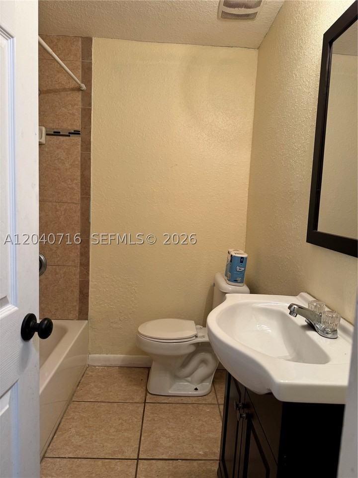 9410 Gilchrist Ct - Photo 7 of 14