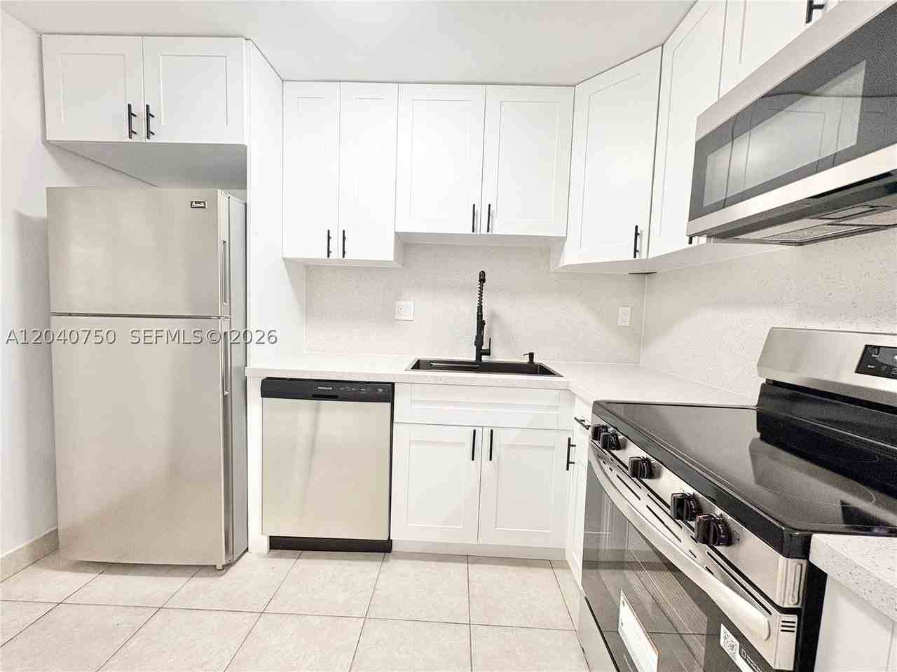 104 Gardens Dr #103 - Photo 4 of 13