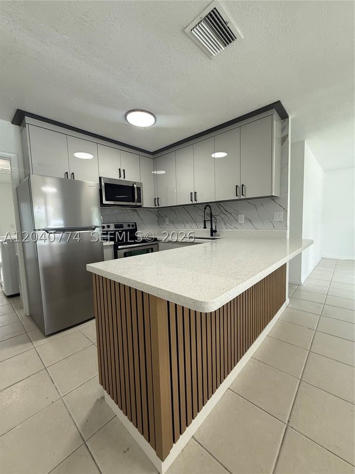 6510 Sw 49th St #2 - Photo 2 of 10