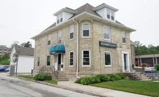 featured image of 215 N Wisconsin St ## 215