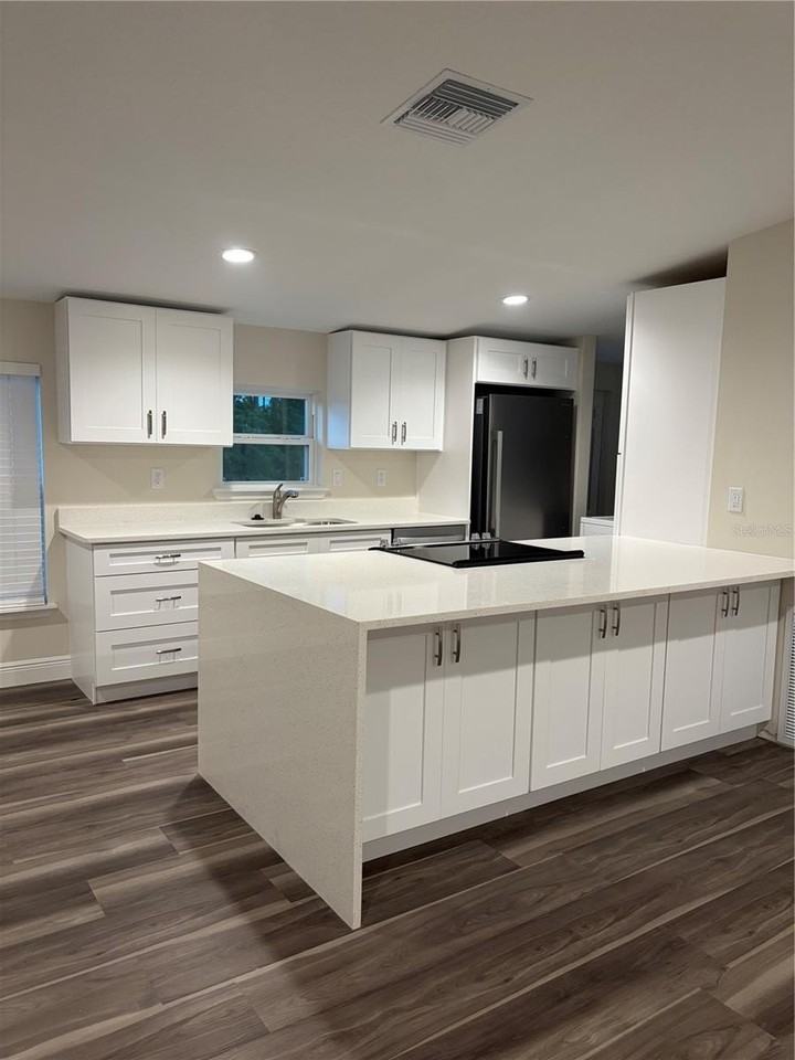 10699 Quiet Cove Rd - Photo 3 of 20