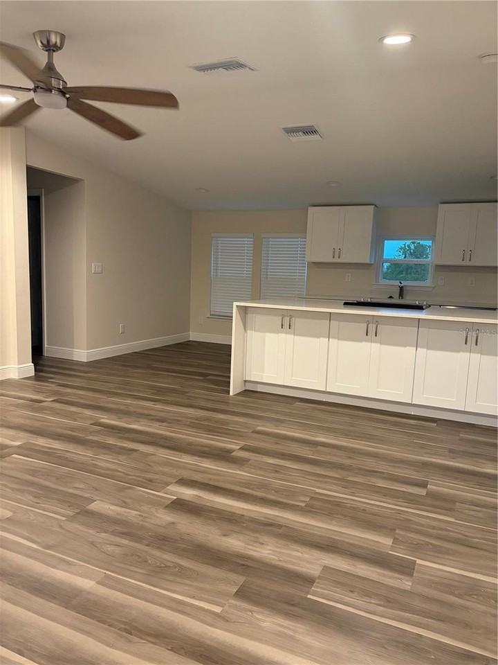 10699 Quiet Cove Rd - Photo 5 of 20