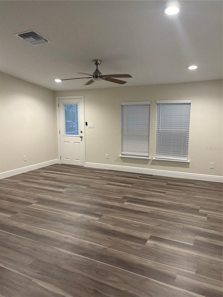 10699 Quiet Cove Rd - Photo 6 of 20