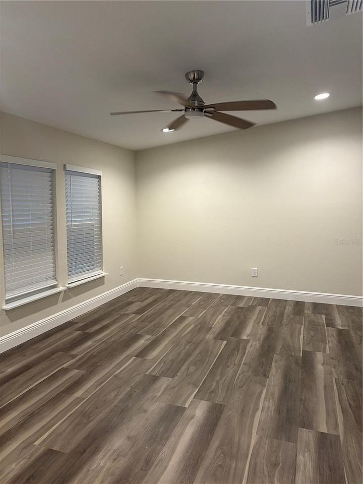 10699 Quiet Cove Rd - Photo 7 of 20