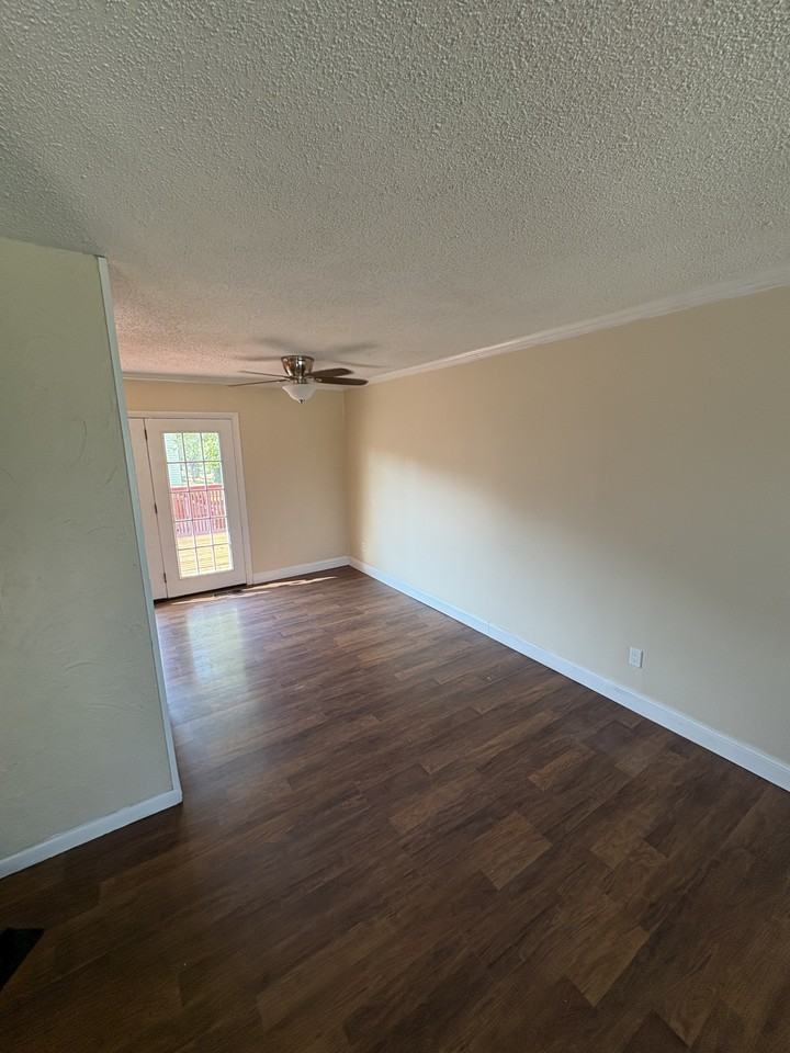 3805 E Fitzgerald Rd #1 - Photo 3 of 10