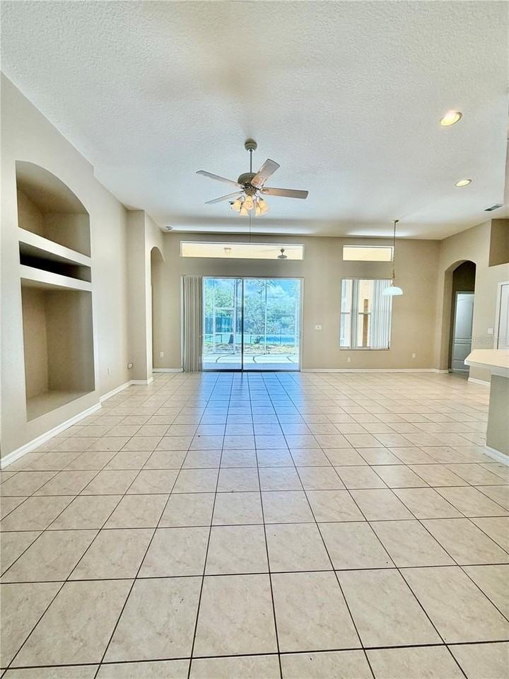 2708 Wood Pointe Dr - Photo 2 of 33