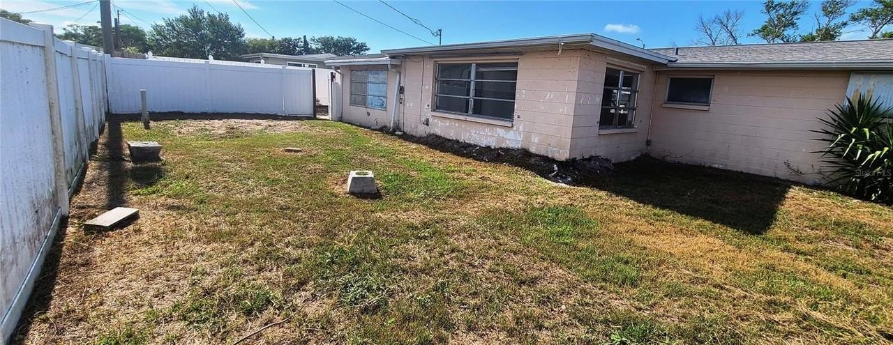 5200 Chet Dr - Photo 4 of 19