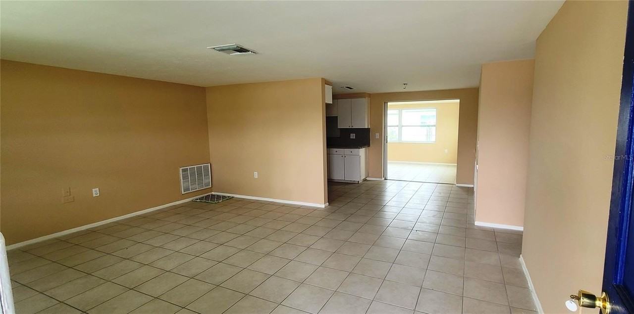 5305 Hawk Dr - Photo 2 of 15