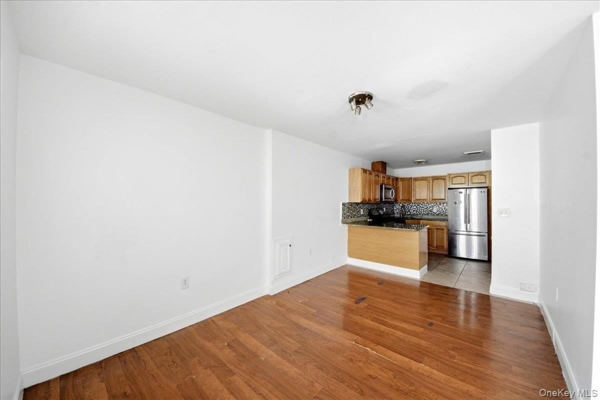 2975 Edson Ave - Photo 3 of 10
