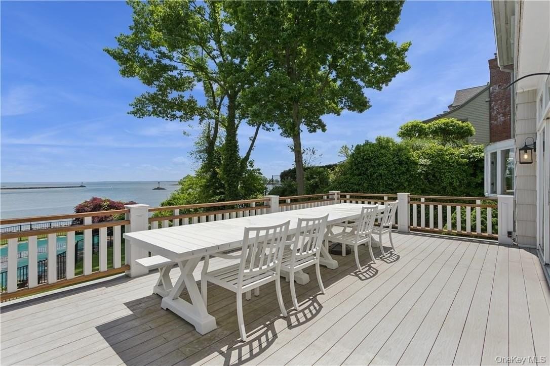 54 Shore Dr - Photo 2 of 33