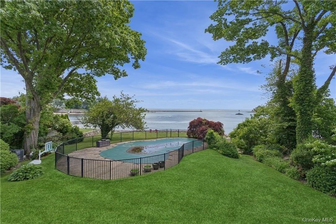 54 Shore Dr - Photo 3 of 33