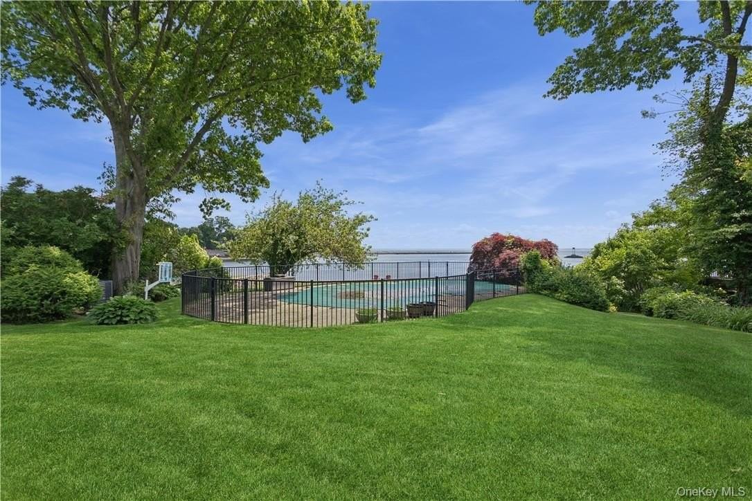 54 Shore Dr - Photo 4 of 33