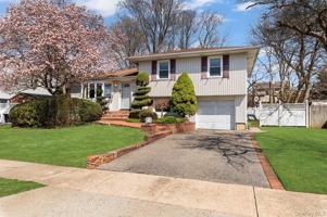 featured image of 20 Pickwick Dr W