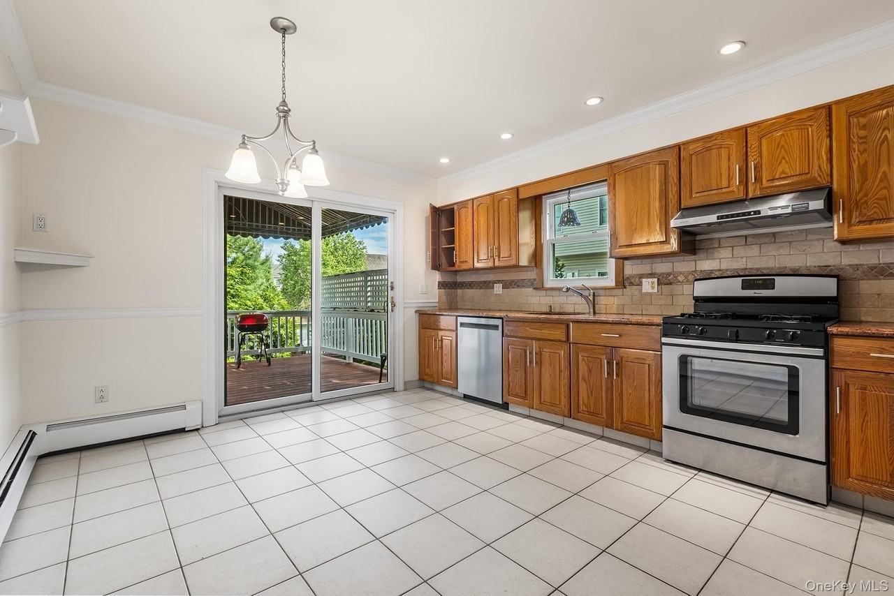 89 Frances Ave #1 - Photo 3 of 18