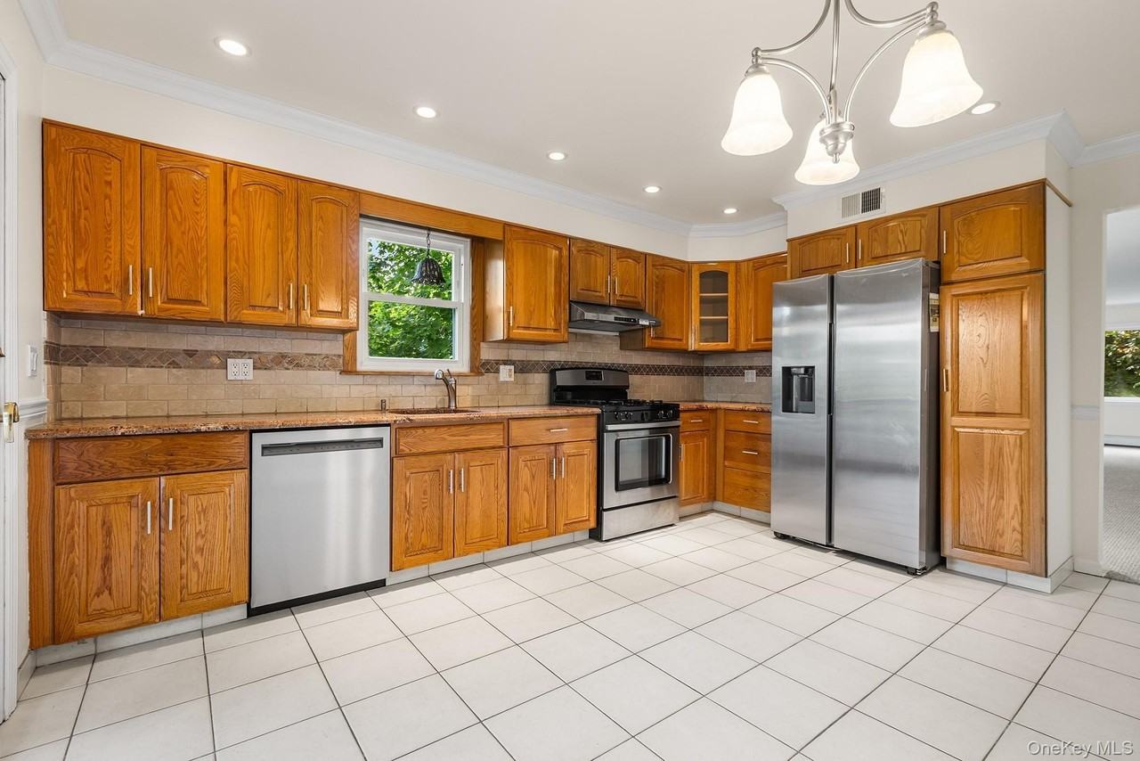 89 Frances Ave #1 - Photo 4 of 18