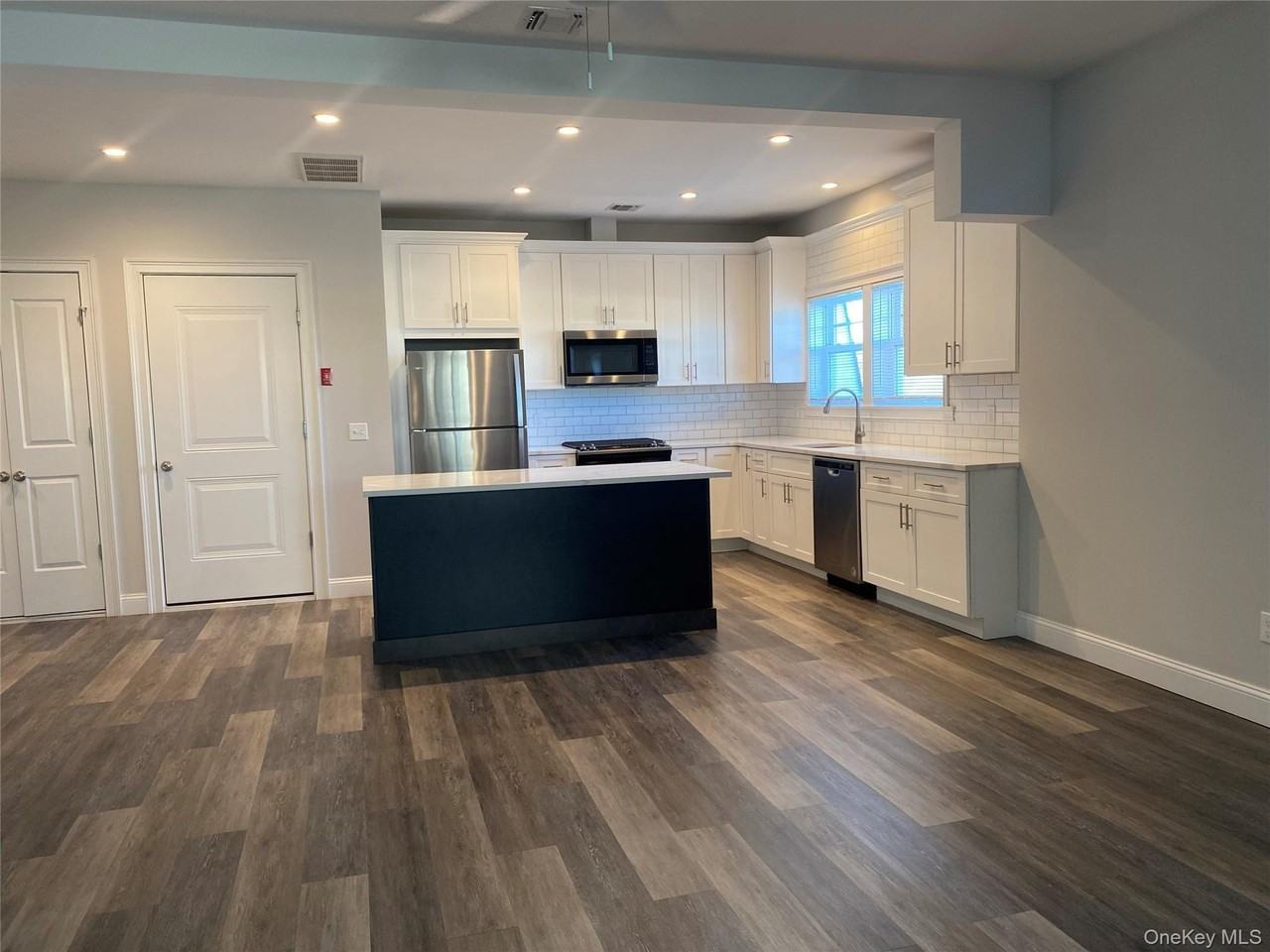 840 Montauk Hwy - Photo 4 of 21