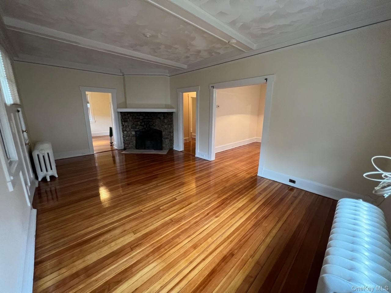 8 Bogart Ave - Photo 4 of 24