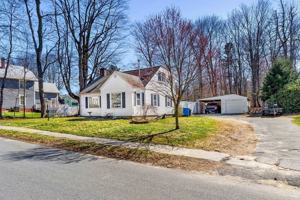 featured image of 22 Woodland St #2