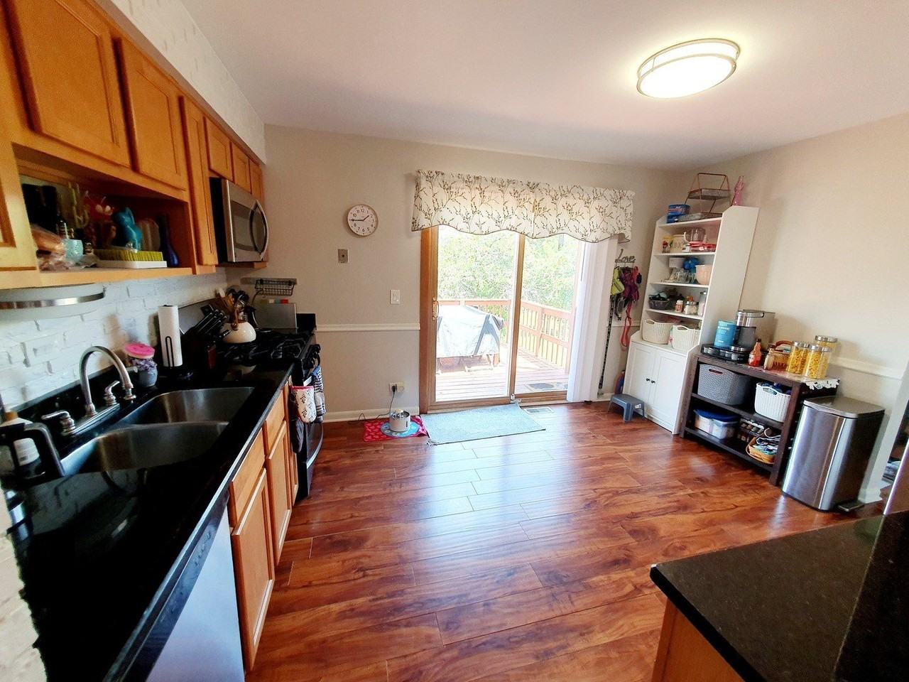 3535 Treaty Ln - Photo 4 of 22