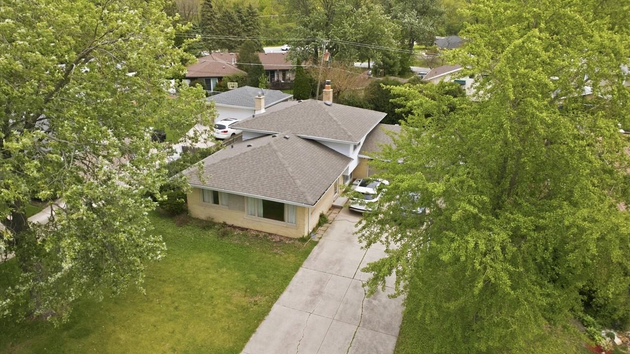 12519 S Menard Ave - Photo 4 of 33