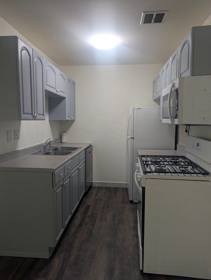 866 Crimson Ct #1-105 - Photo 5 of 18