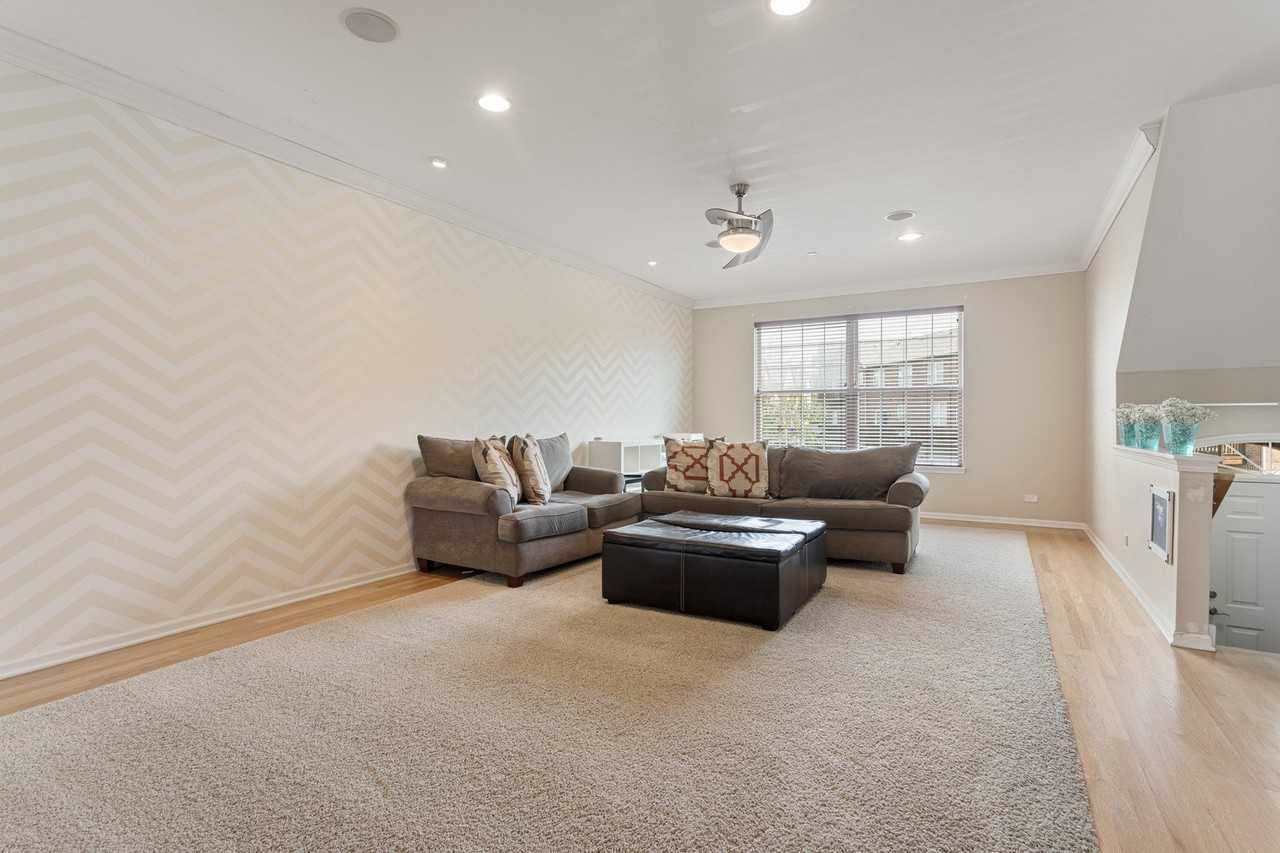 106 Creekbend Ct #106 - Photo 3 of 22