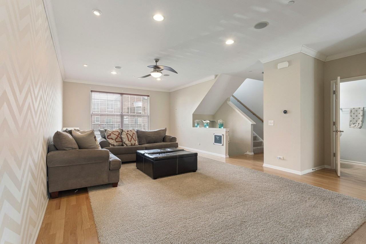 106 Creekbend Ct #106 - Photo 4 of 22
