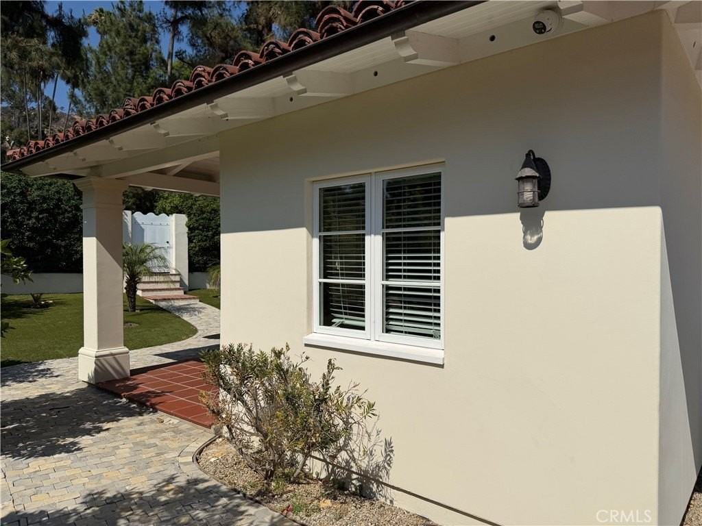 305 W Kenneth Rd - Photo 2 of 14