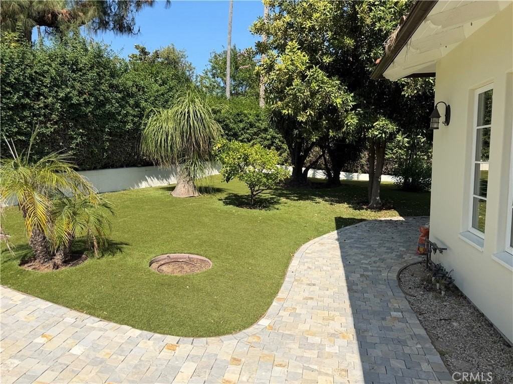 305 W Kenneth Rd - Photo 4 of 14