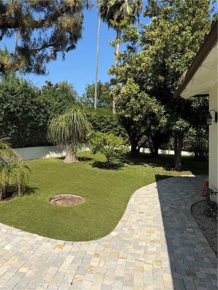 305 W Kenneth Rd - Photo 5 of 14