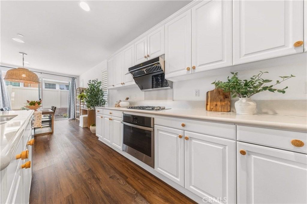 16005 Blueberry Ave - Photo 6 of 50