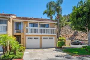 featured image of 32338 Calle Linda