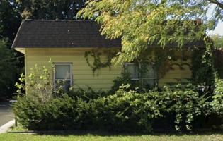 featured image of 5061 N Green Bay Ave #B