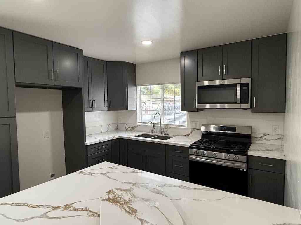 12271 Gager St - Photo 6 of 17