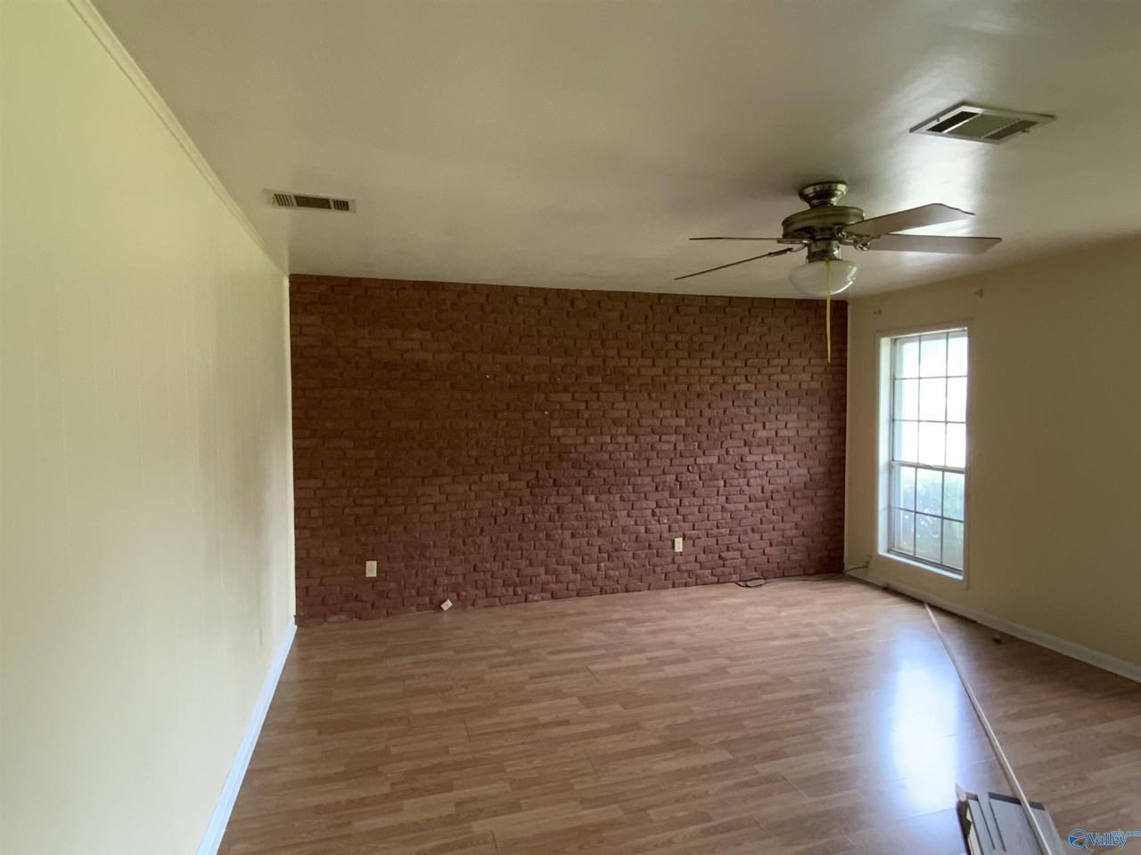 3310 Village Dr Sw - Photo 3 of 8