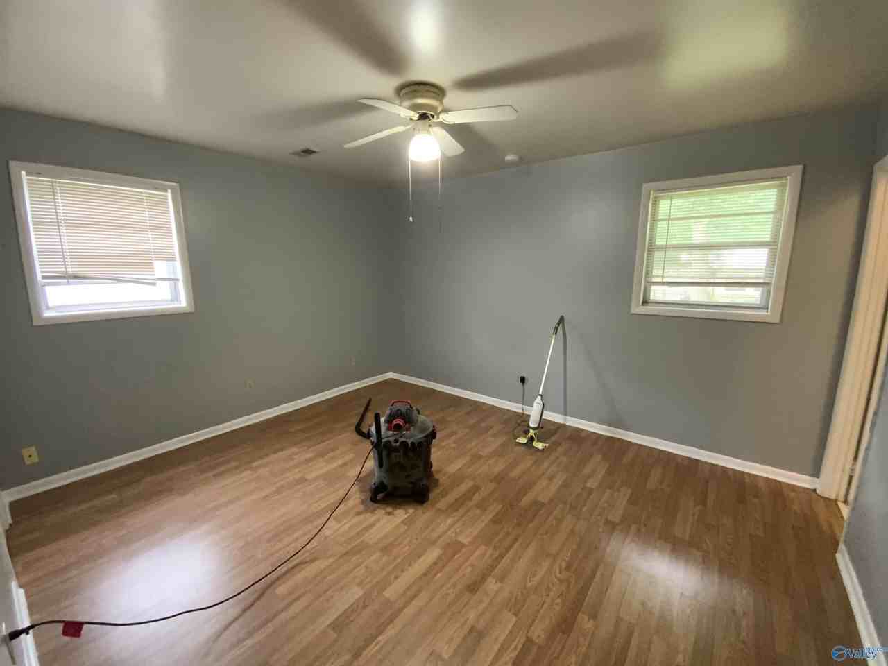 3310 Village Dr Sw - Photo 5 of 8