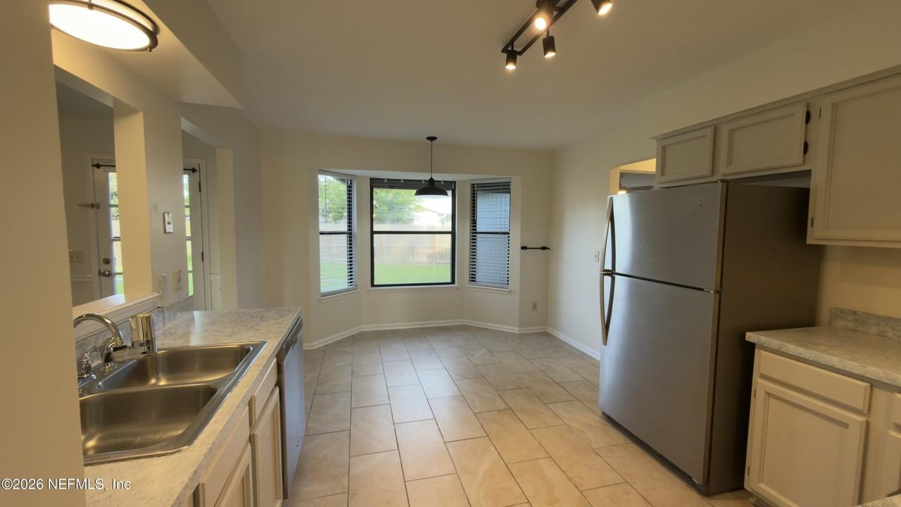 7914 Longshadow Ct - Photo 4 of 17