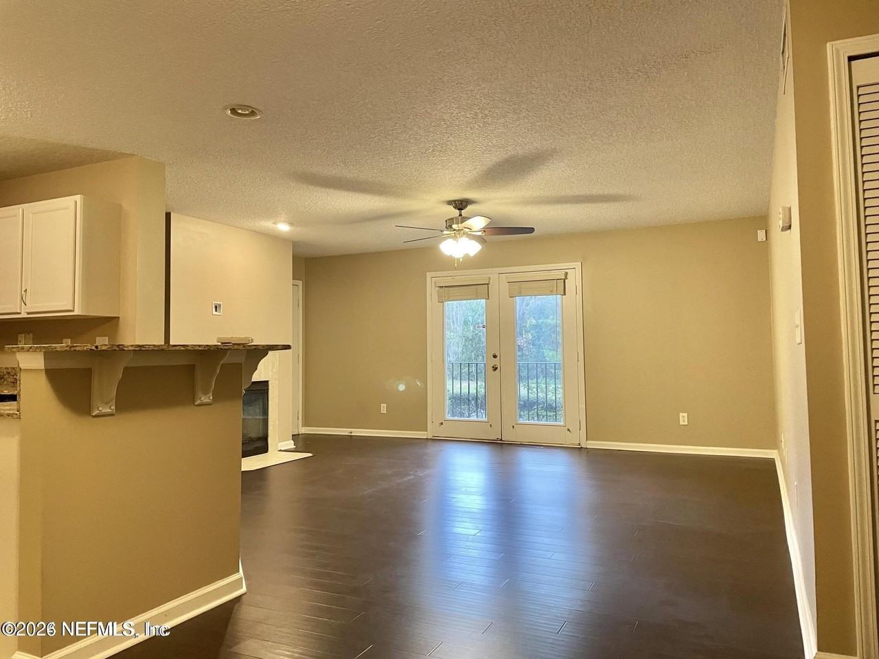 13715 Richmond Park Dr N #704 - Photo 2 of 10
