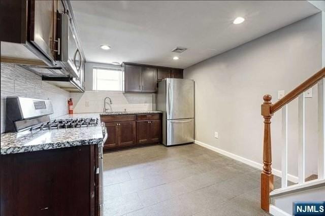 407 Hudson St #1 - Photo 3 of 8