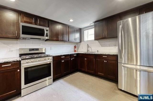 407 Hudson St #1 - Photo 4 of 8