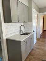 featured image of 140 Westervelt Ave #1
